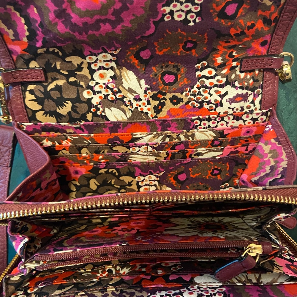 Crossbody - Picture 4 of 4